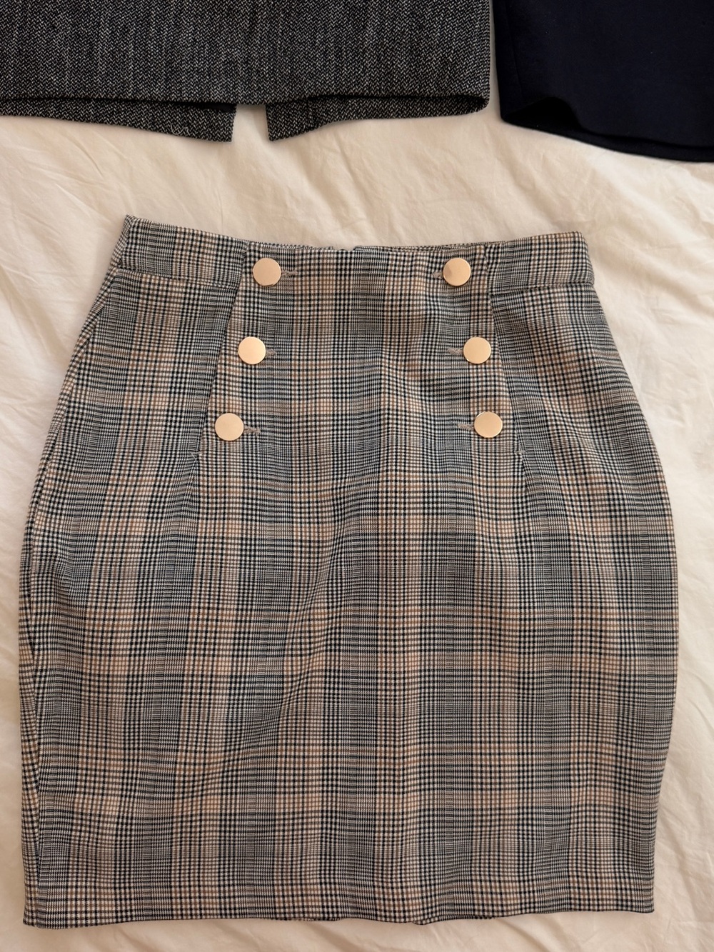 Plaid H&M Button-Front Pencil Skirt in Beige and Black